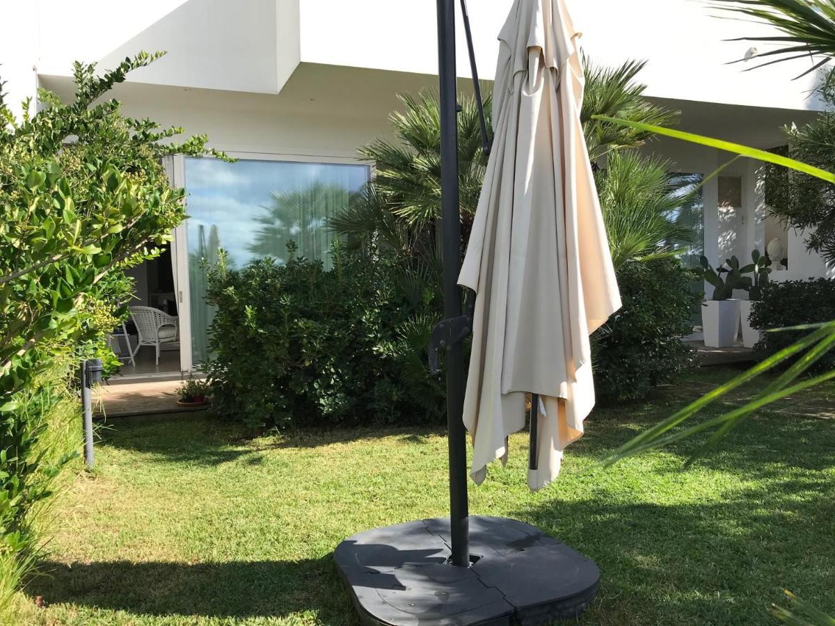 フォンターネ・ビアンケ Casa Sugli Scogliヴィラ エクステリア 写真